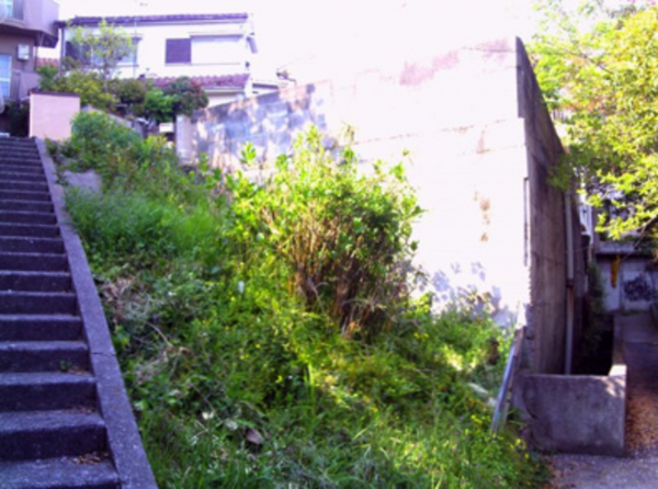 神戸市垂水区城が山、土地の前面道路を含む現地写真画像です