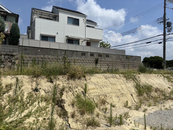 神戸市垂水区南多聞台、土地の前面道路を含む現地写真画像です