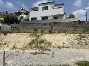 神戸市垂水区南多聞台、土地の前面道路を含む現地写真画像です