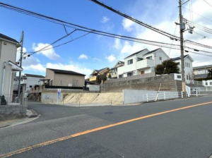 神戸市垂水区南多聞台、土地の前面道路を含む現地写真画像です