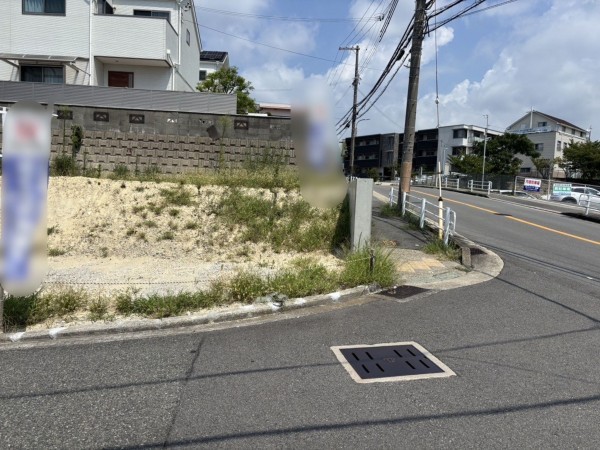 神戸市垂水区南多聞台、土地の前面道路を含む現地写真画像です