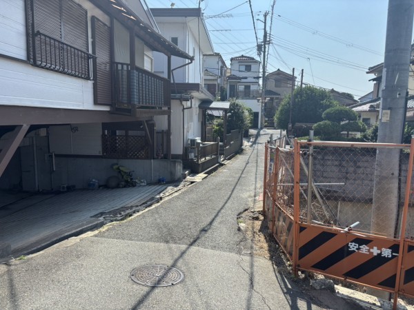 神戸市垂水区舞子坂、土地の前面道路を含む現地写真画像です