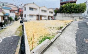 神戸市垂水区舞子台、土地の前面道路を含む現地写真画像です