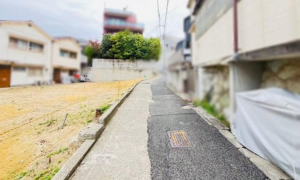 神戸市垂水区舞子台、土地の前面道路を含む現地写真画像です