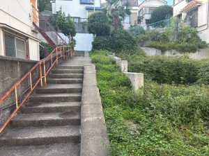 神戸市垂水区高丸、土地の前面道路を含む現地写真画像です