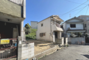 神戸市垂水区五色山、土地の前面道路を含む現地写真画像です