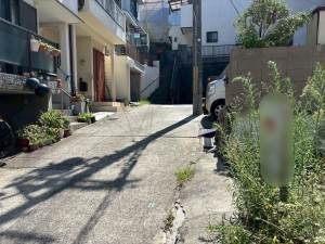 神戸市垂水区旭が丘、土地の前面道路を含む現地写真画像です