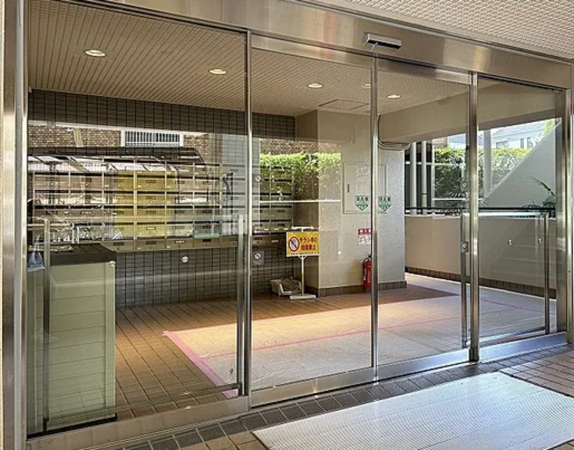 神戸市垂水区清水が丘、マンションのエントランス画像です