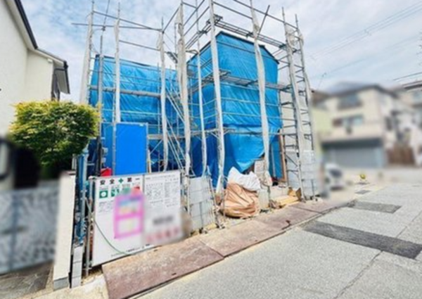 神戸市垂水区霞ケ丘、新築一戸建ての前面道路を含む現地写真画像です