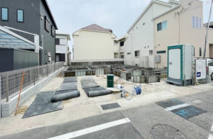 神戸市垂水区泉が丘、新築一戸建ての前面道路を含む現地写真画像です