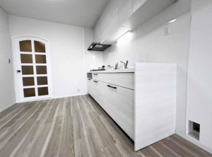 神戸市垂水区山手、マンションのキッチン画像です