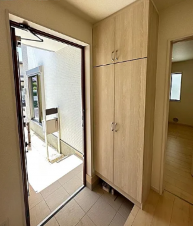 神戸市垂水区福田、新築一戸建ての玄関画像です