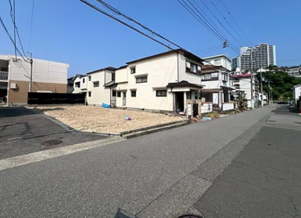 神戸市垂水区福田、新築一戸建ての前面道路を含む現地写真画像です