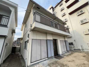 神戸市垂水区海岸通、中古一戸建ての外観画像です