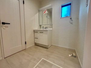 神戸市垂水区青山台、新築一戸建ての洗面画像です