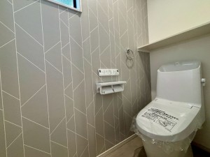 神戸市垂水区青山台、新築一戸建てのトイレ画像です