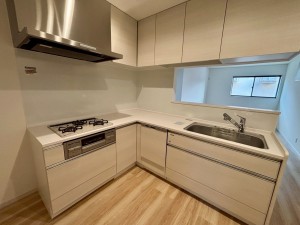 神戸市垂水区青山台、新築一戸建てのキッチン画像です