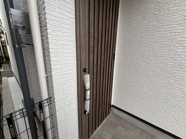 神戸市垂水区青山台、新築一戸建ての玄関画像です
