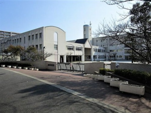 神戸市垂水区星陵台、新築一戸建ての中学校画像です