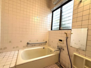 神戸市垂水区星陵台、中古一戸建ての風呂画像です