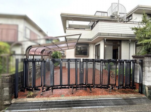 神戸市垂水区星陵台、中古一戸建ての駐車場画像です