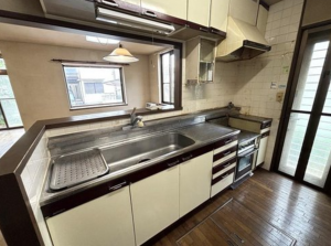 神戸市垂水区星陵台、中古一戸建てのキッチン画像です