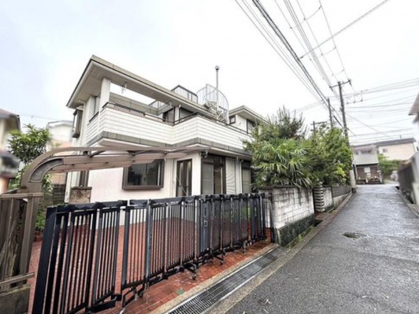 神戸市垂水区星陵台、中古一戸建ての外観画像です