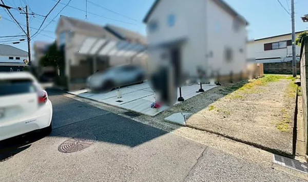神戸市垂水区五色山、土地の前面道路を含む現地写真画像です