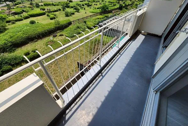 神戸市垂水区海岸通、マンションのバルコニー画像です
