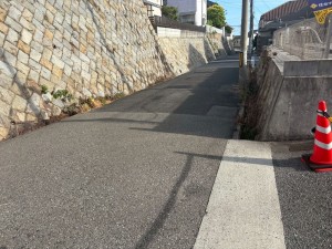 神戸市垂水区高丸、土地の前面道路を含む現地写真画像です
