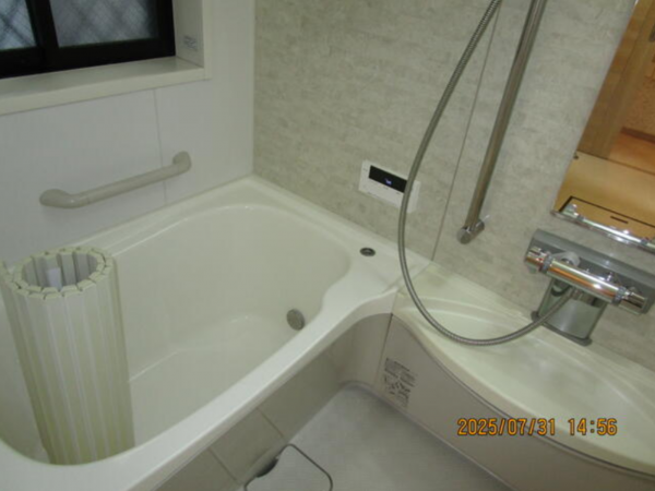 神戸市垂水区乙木、中古一戸建ての風呂画像です