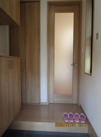 神戸市垂水区乙木、中古一戸建ての玄関画像です