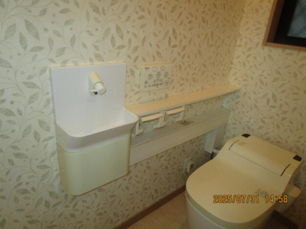 神戸市垂水区乙木、中古一戸建てのトイレ画像です