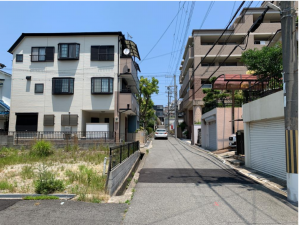 神戸市垂水区高丸、新築一戸建ての前面道路を含む現地写真画像です