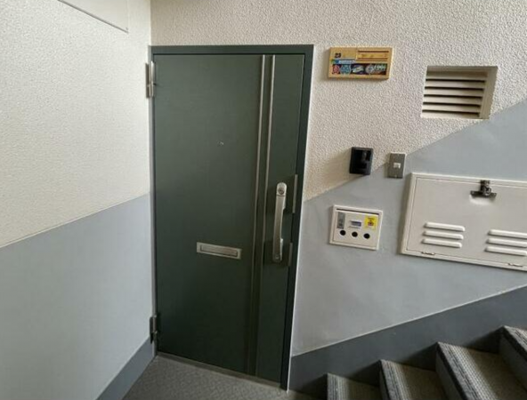 神戸市垂水区狩口台、マンションの玄関画像です