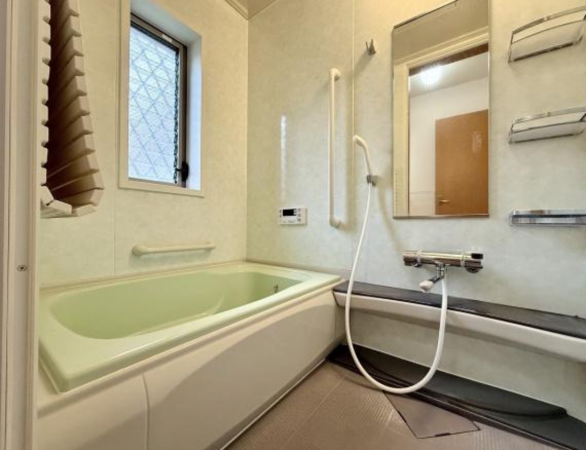 神戸市垂水区北舞子、中古一戸建ての風呂画像です