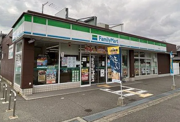 神戸市垂水区舞子台、マンションのコンビニ画像です