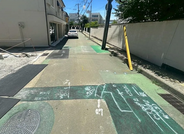 神戸市垂水区城が山、新築一戸建ての前面道路を含む現地写真画像です