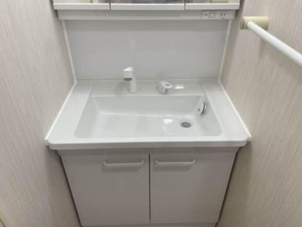 神戸市垂水区西舞子、マンションの洗面画像です