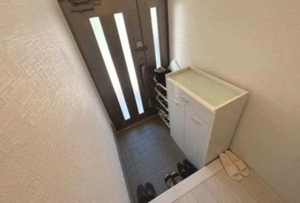 神戸市垂水区旭が丘、中古一戸建ての玄関画像です