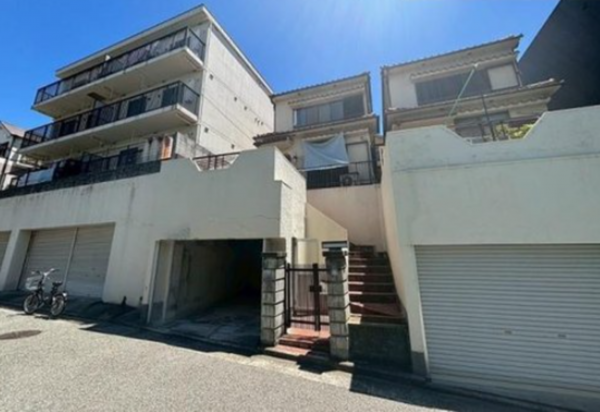 神戸市垂水区旭が丘、中古一戸建ての外観画像です