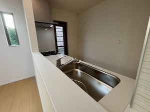 神戸市垂水区青山台、新築一戸建てのキッチン画像です