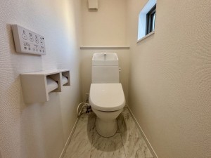 神戸市垂水区青山台、新築一戸建てのトイレ画像です