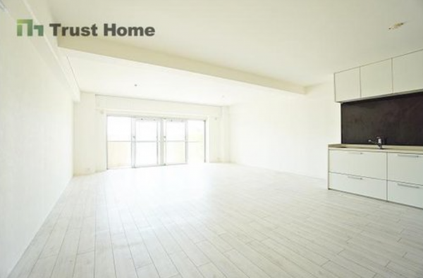 神戸市垂水区海岸通、マンションの内装画像です