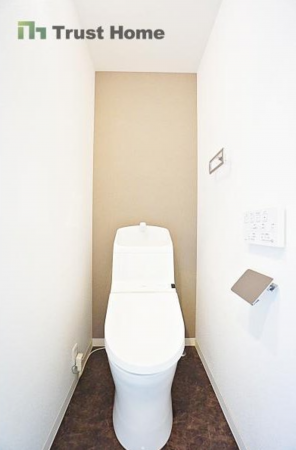 神戸市垂水区海岸通、マンションのトイレ画像です