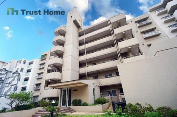 神戸市垂水区海岸通、マンションの外観画像です