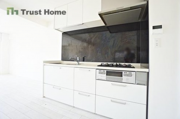 神戸市垂水区海岸通、マンションのキッチン画像です