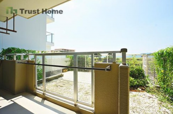 神戸市垂水区海岸通、マンションのバルコニー画像です