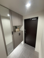 神戸市垂水区青山台、マンションの玄関画像です