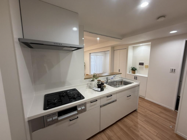 神戸市垂水区青山台、マンションのキッチン画像です